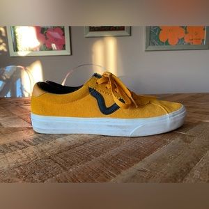 Worn Once Vans Epoch Low Top Skateboarding Skate Shoes 7.5 Men’s 9.0 Womens